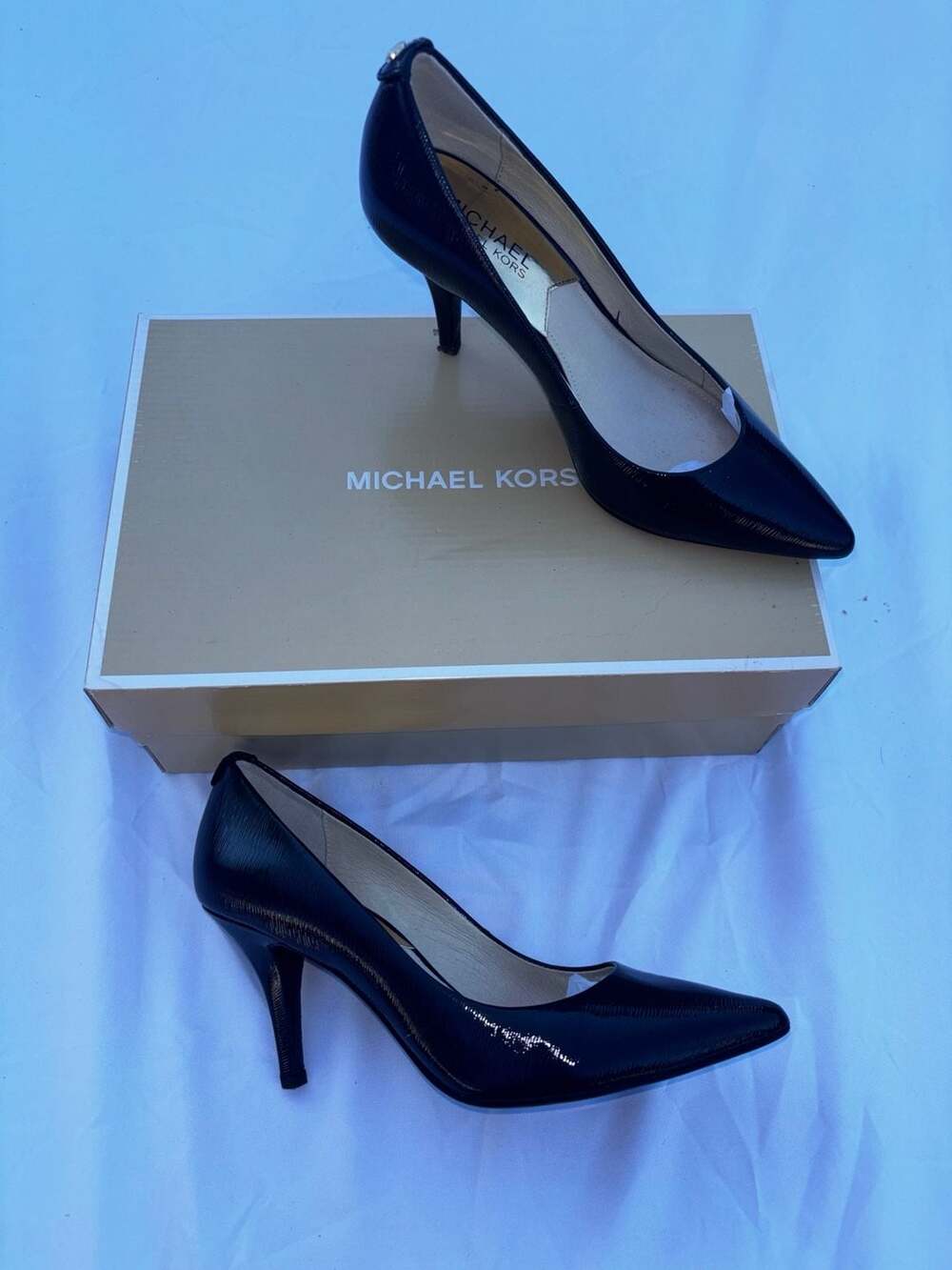 Michael Kors Flex Kitten Pump Size 6M Black Patent Leather Pointed Toe Heels